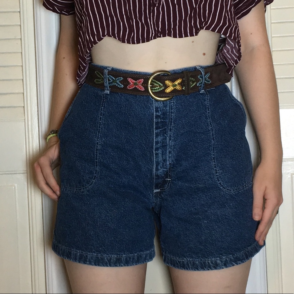 Wrangler high waisted shorts 🌻